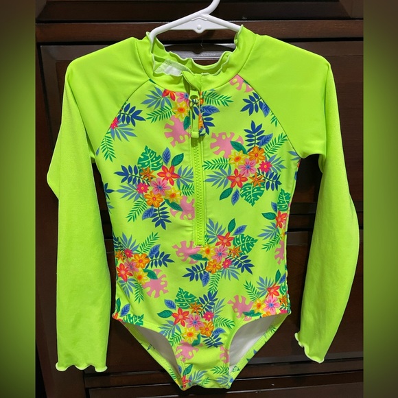 Cat Jack Girls Short Sleeve Rainbow Rash Guard Top White L